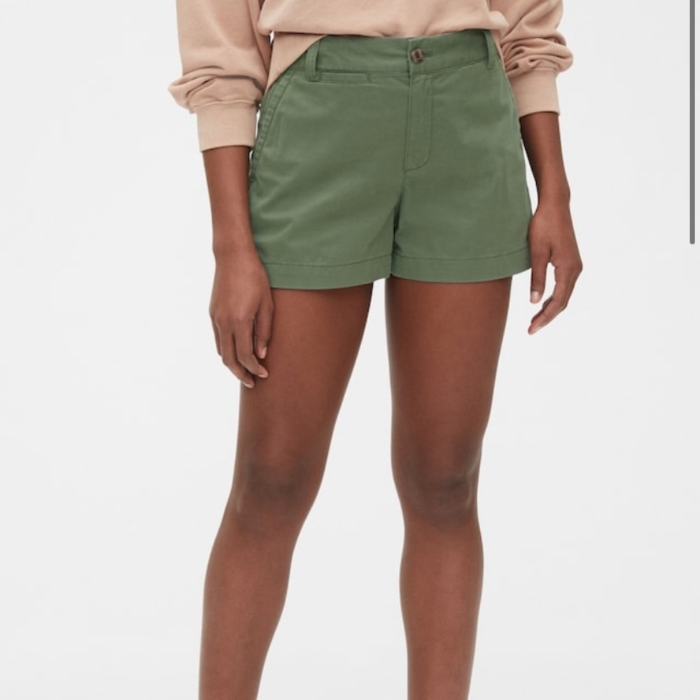 GAP 3" City Shorts with Embroidered Side-Stripe
